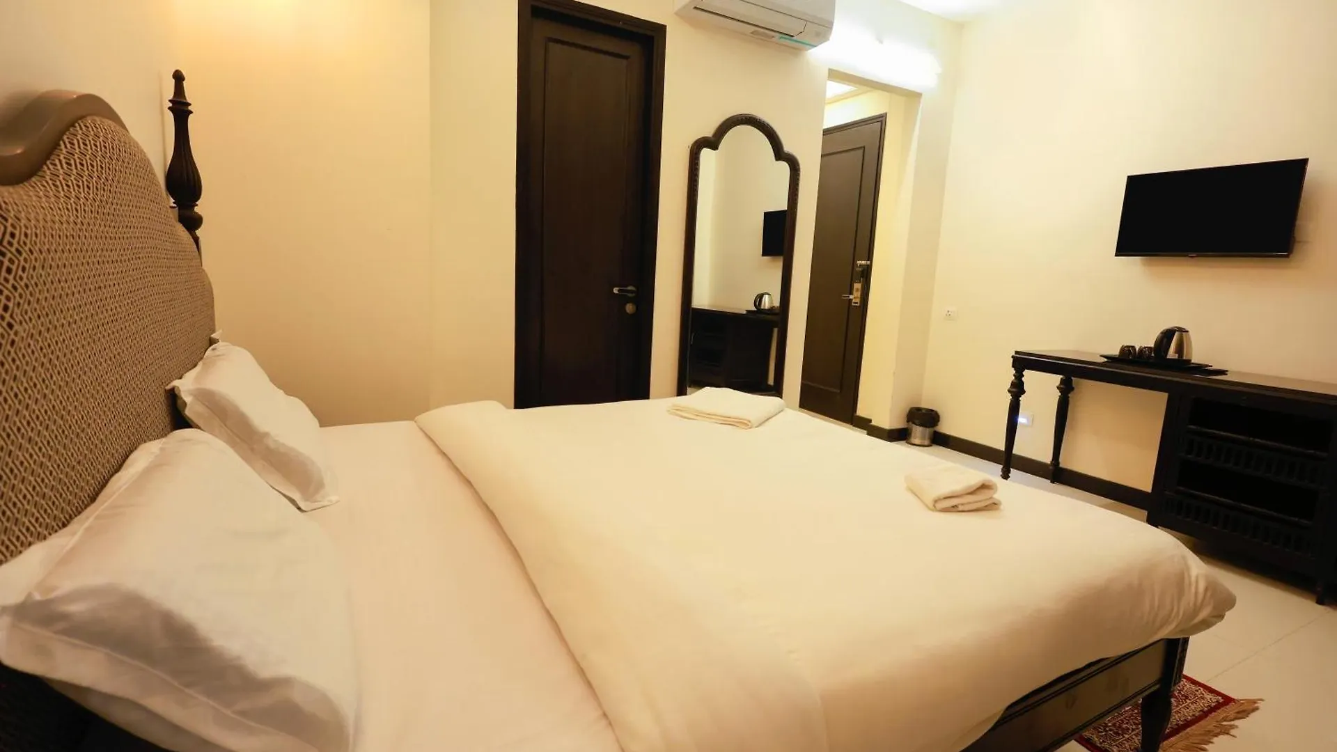 Shiv Ashray Otel Varanasi