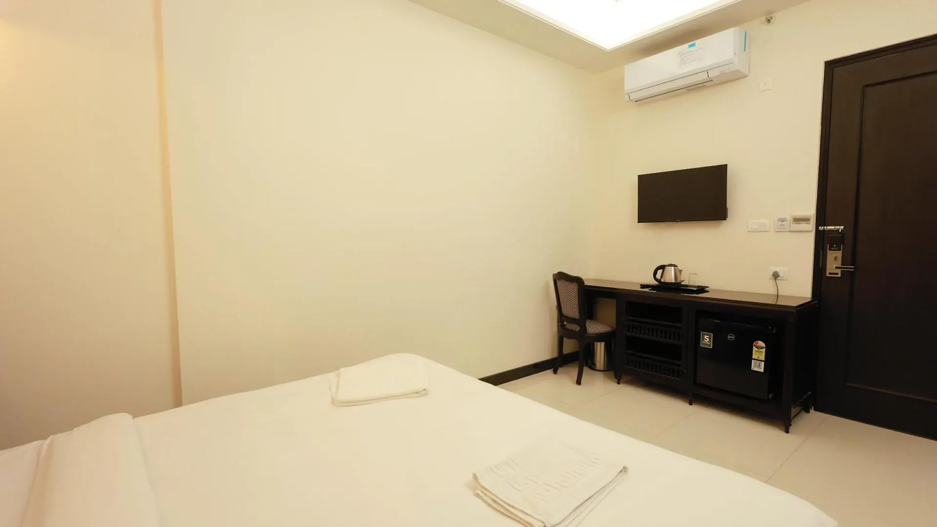 ****  Shiv Ashray Otel Varanasi Hindistan