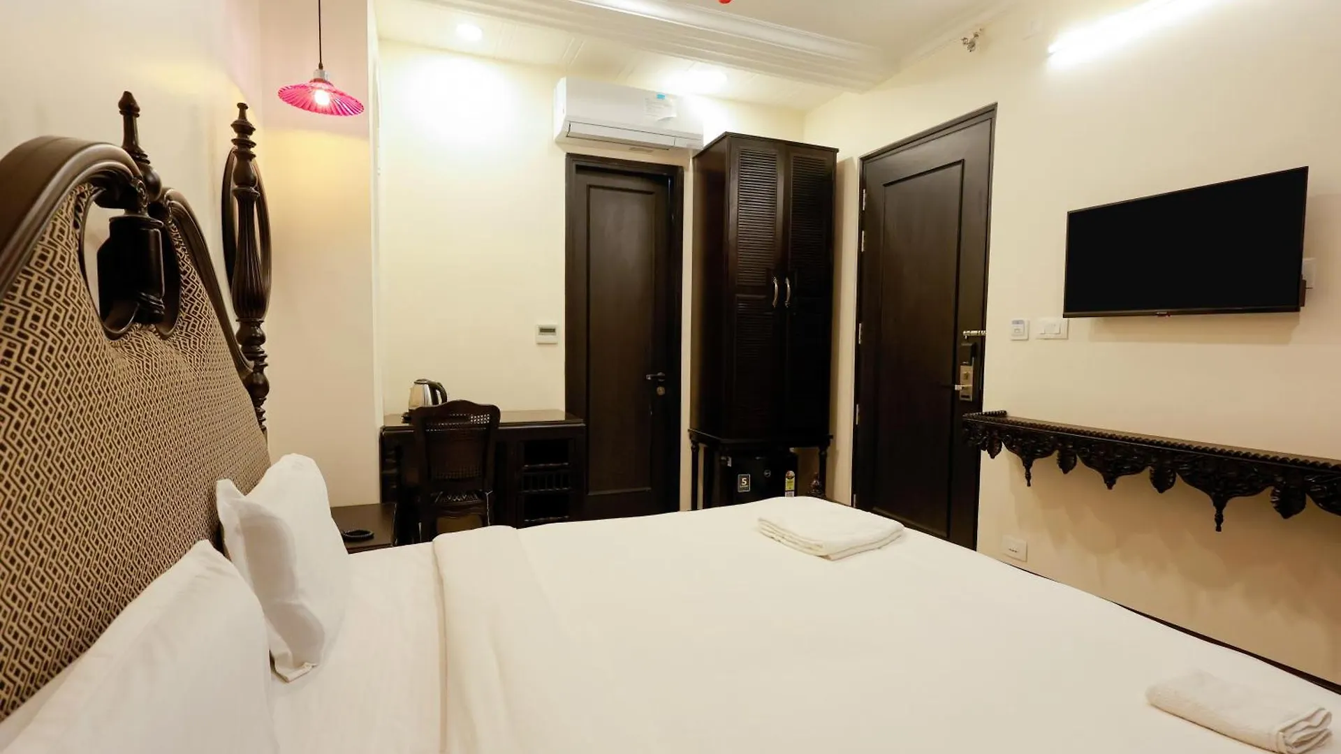 Shiv Ashray Otel Varanasi